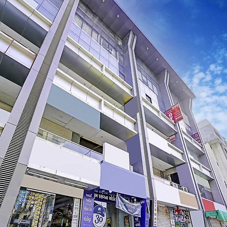 Hotel O Nova Rooms Surat Exterior photo