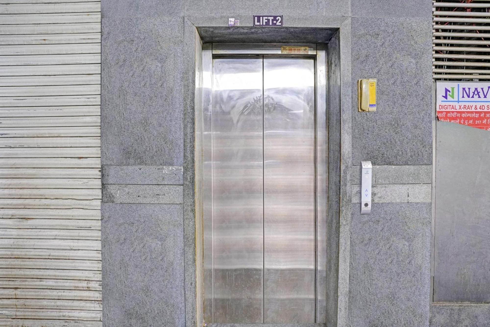 Hotel O Nova Rooms Surat Exterior photo