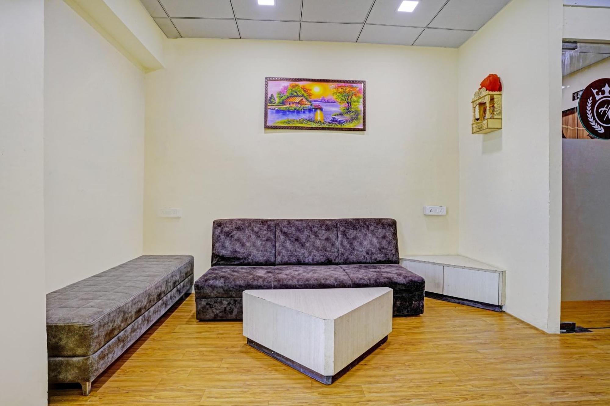 Hotel O Nova Rooms Surat Exterior photo