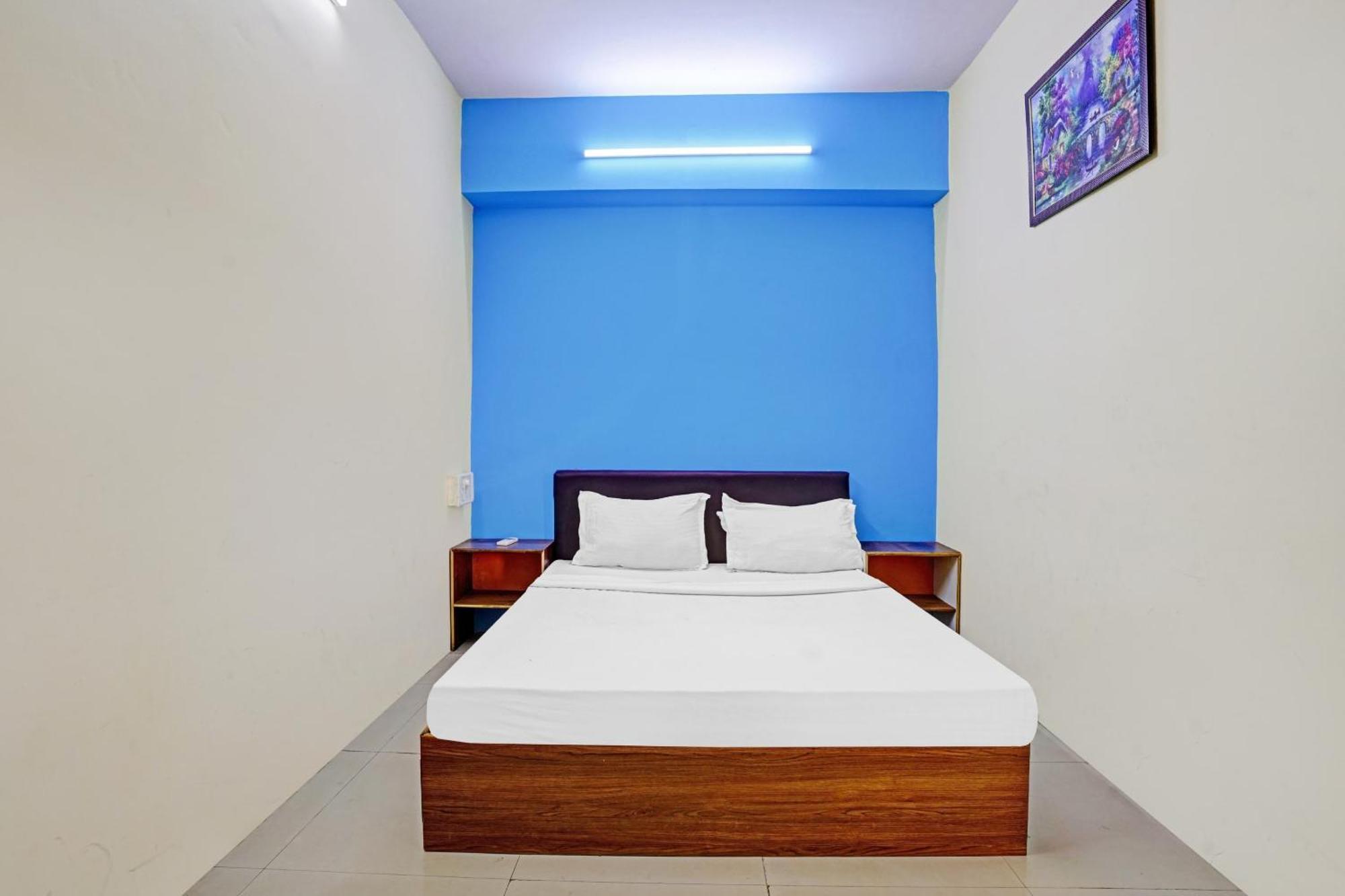 Hotel O Nova Rooms Surat Exterior photo