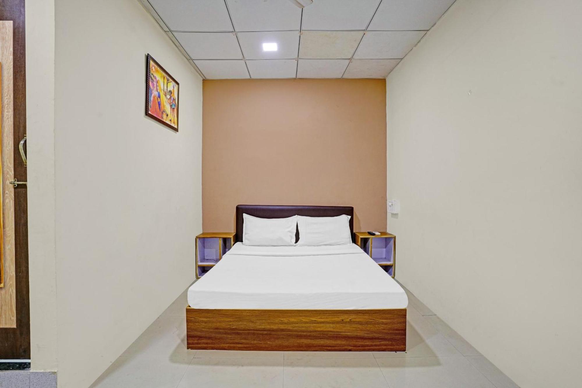 Hotel O Nova Rooms Surat Exterior photo