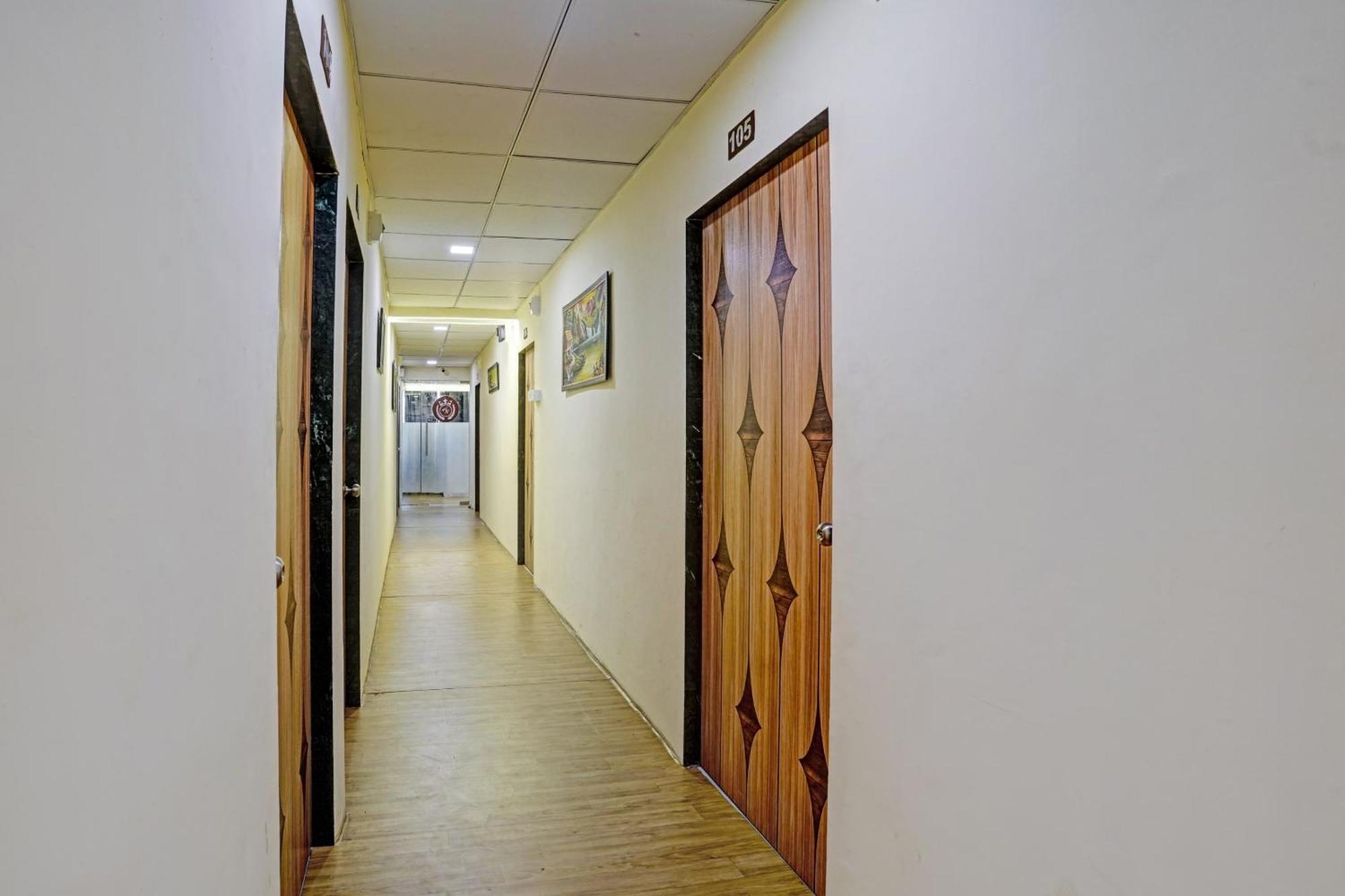 Hotel O Nova Rooms Surat Exterior photo